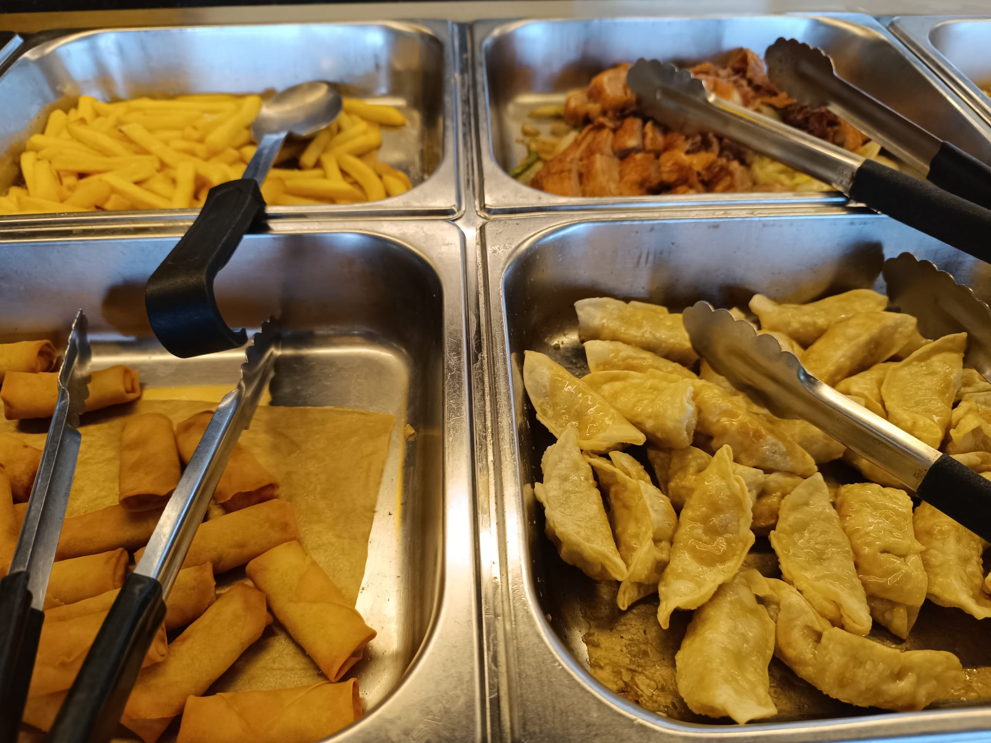 Pommes · Frühlingsrollen · Dumplings